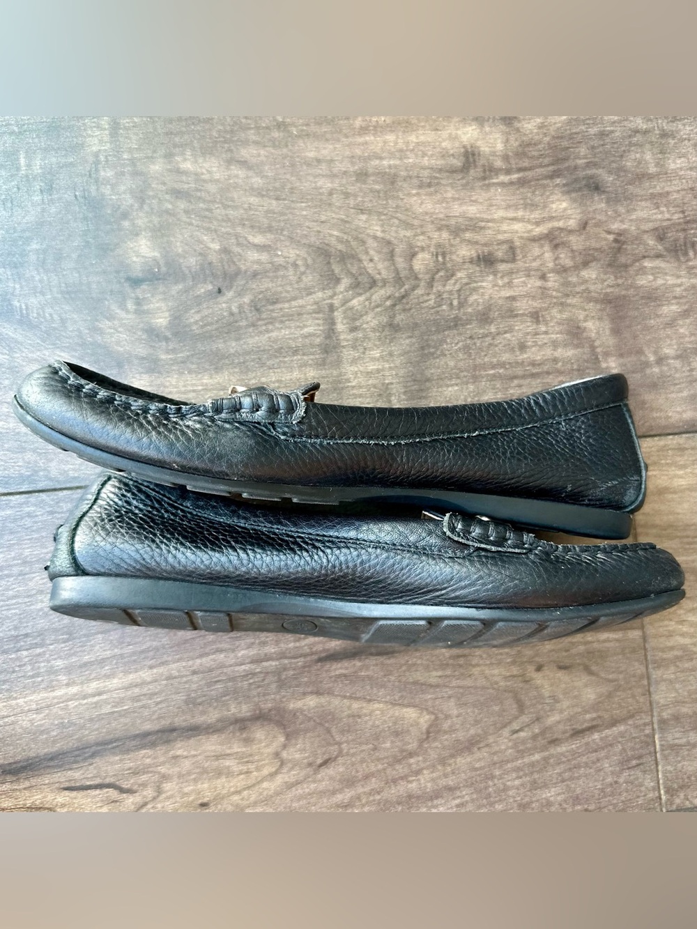 COACH "Olive" Black Pebbled Leather Loafers Flats Gold Chain Hardware Size 9B - Picture 10 of 16